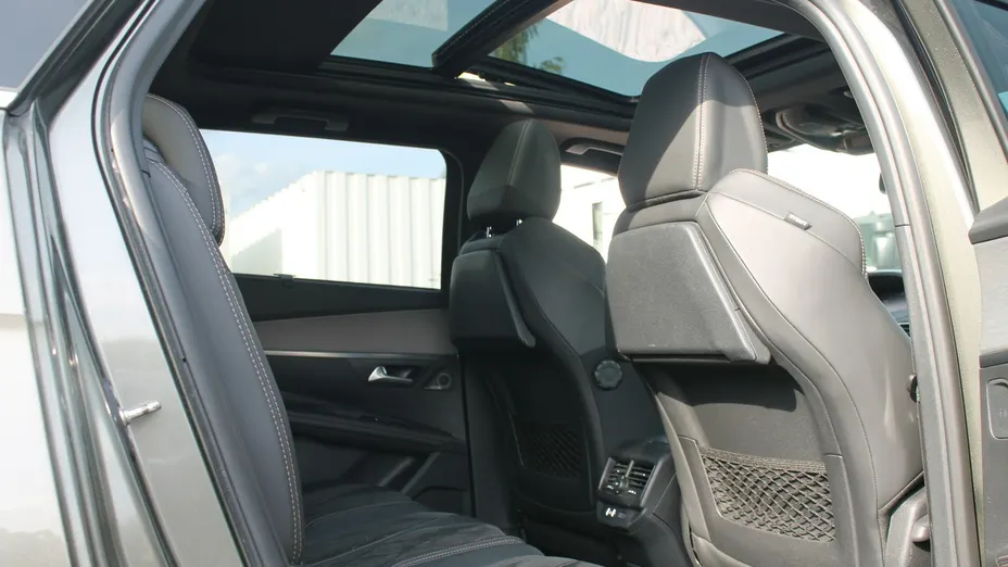 PEUGEOT 5008 -