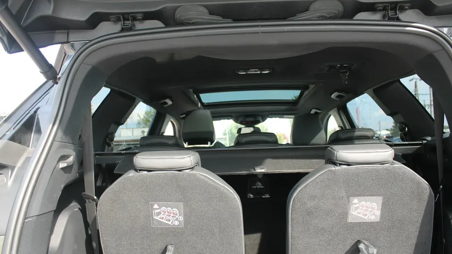 PEUGEOT 5008 -