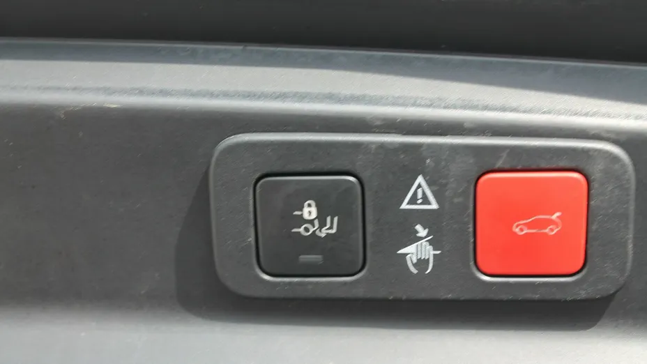 PEUGEOT 5008 -