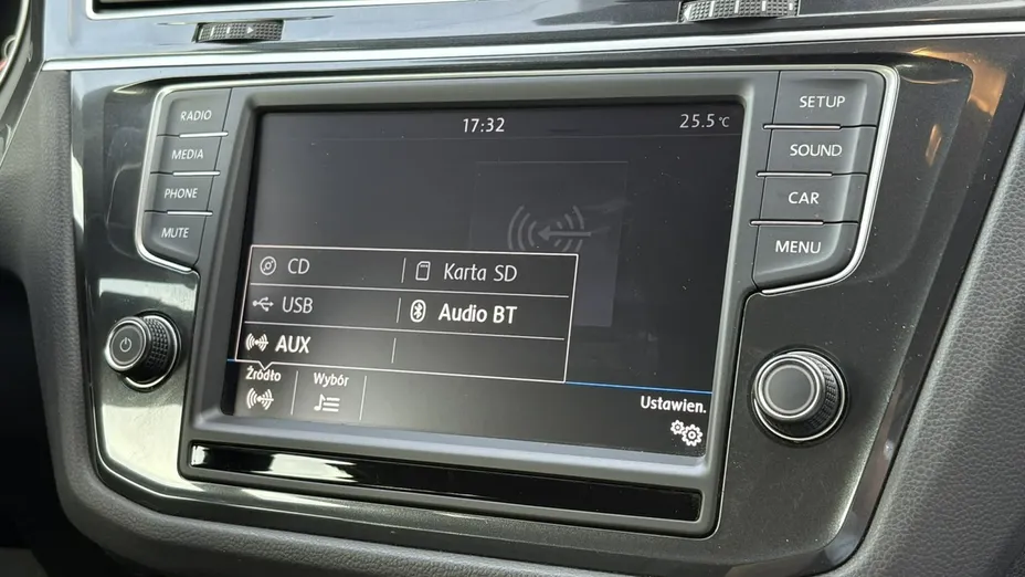 VOLKSWAGEN Tiguan -