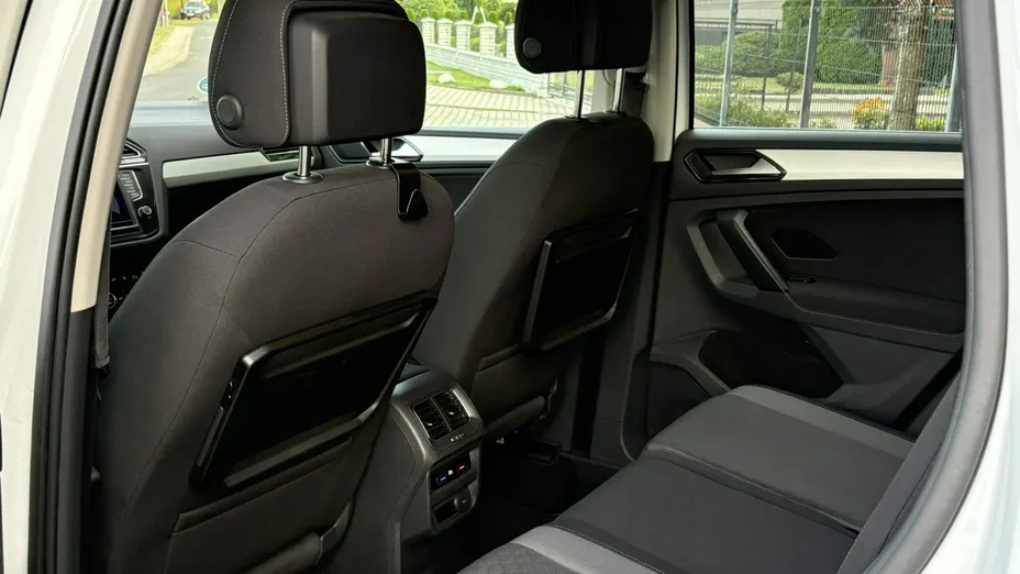 VOLKSWAGEN Tiguan -