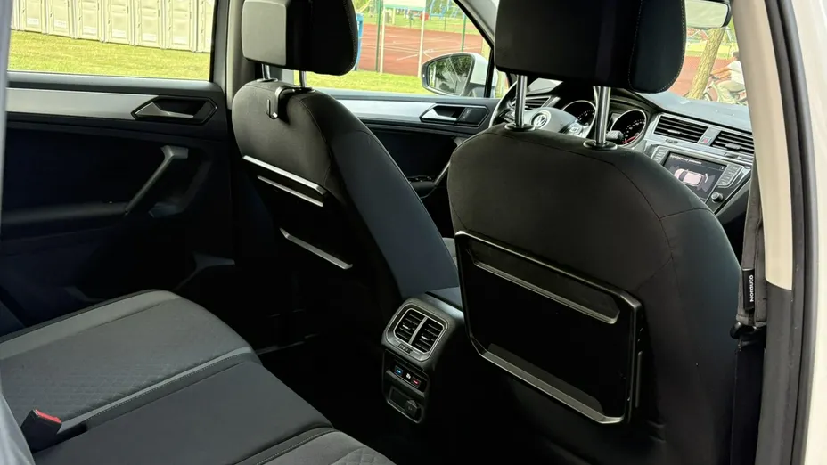 VOLKSWAGEN Tiguan -
