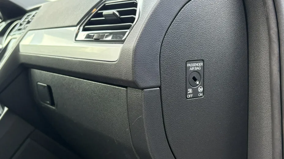 VOLKSWAGEN Tiguan -