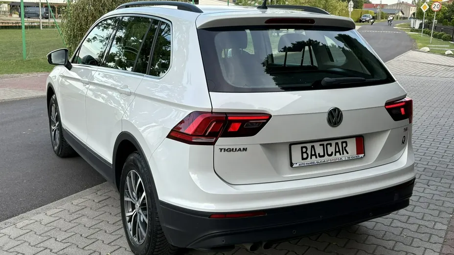 VOLKSWAGEN Tiguan -