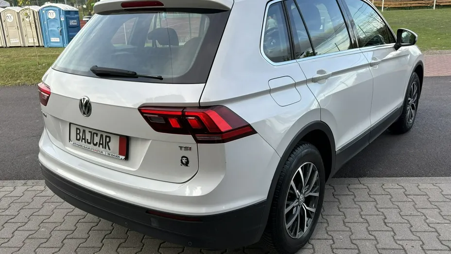 VOLKSWAGEN Tiguan -
