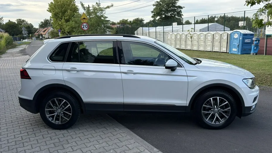 VOLKSWAGEN Tiguan -