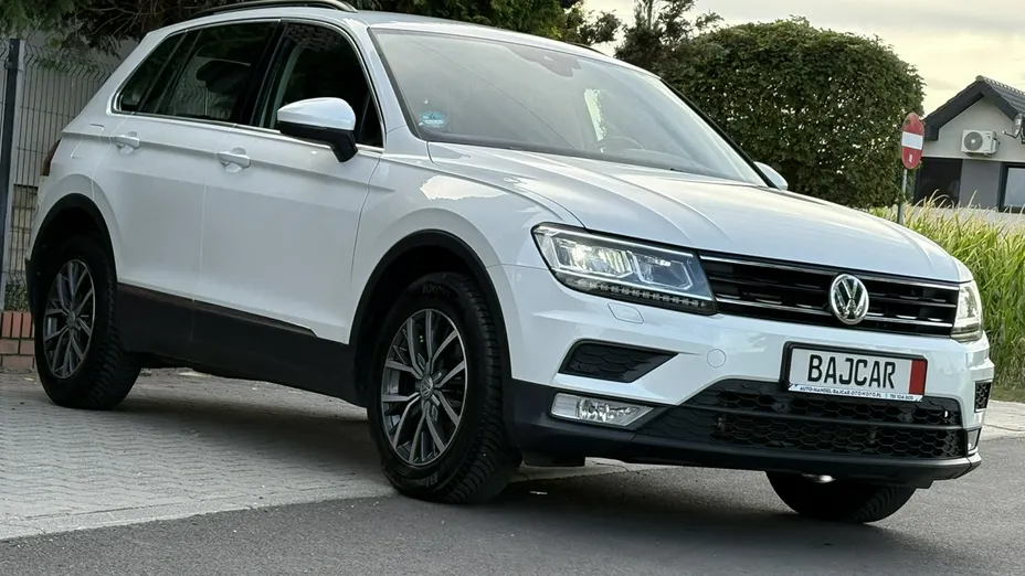 VOLKSWAGEN Tiguan -