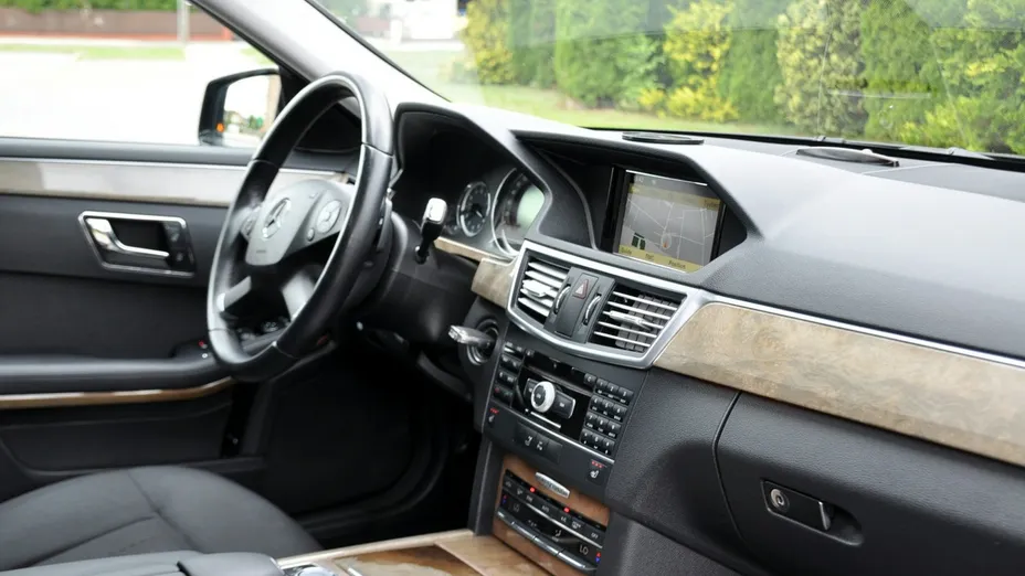 MERCEDES-BENZ E Klasa -