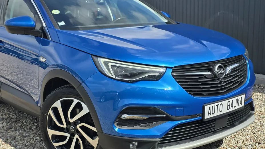 OPEL Grandland X -