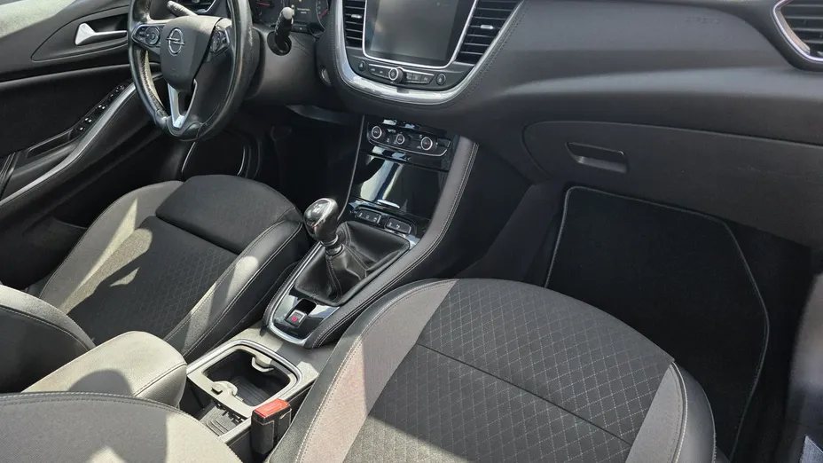 OPEL Grandland X -