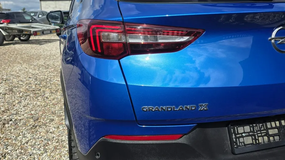 OPEL Grandland X -