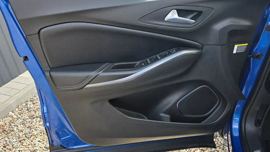 OPEL Grandland X -