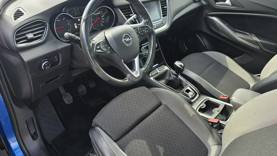 OPEL Grandland X -