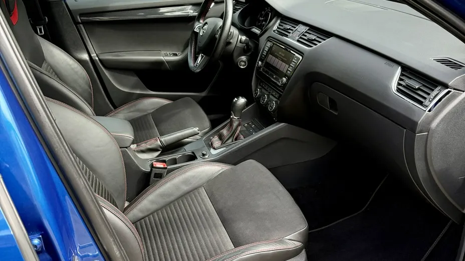 SKODA Octavia -