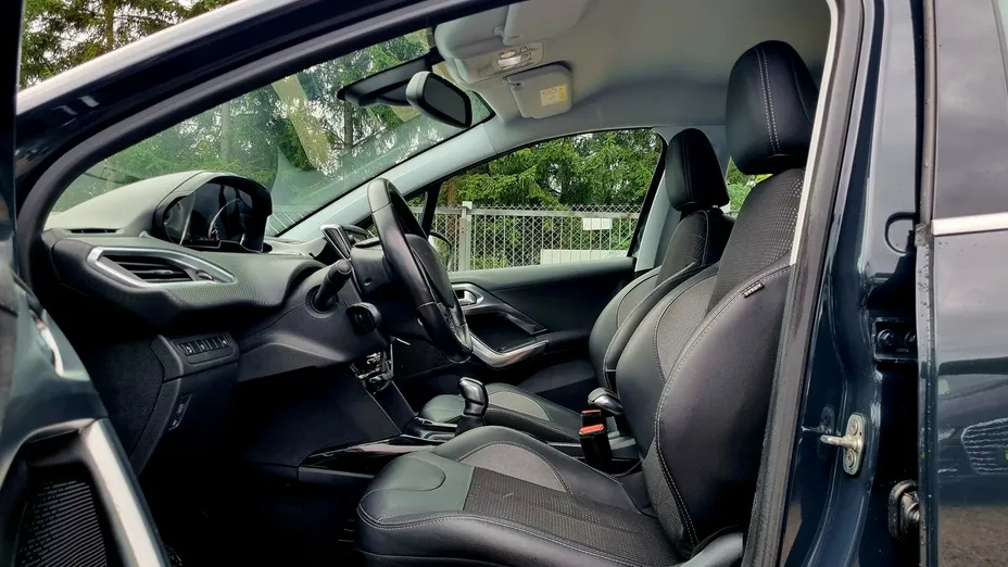 PEUGEOT 2008 -