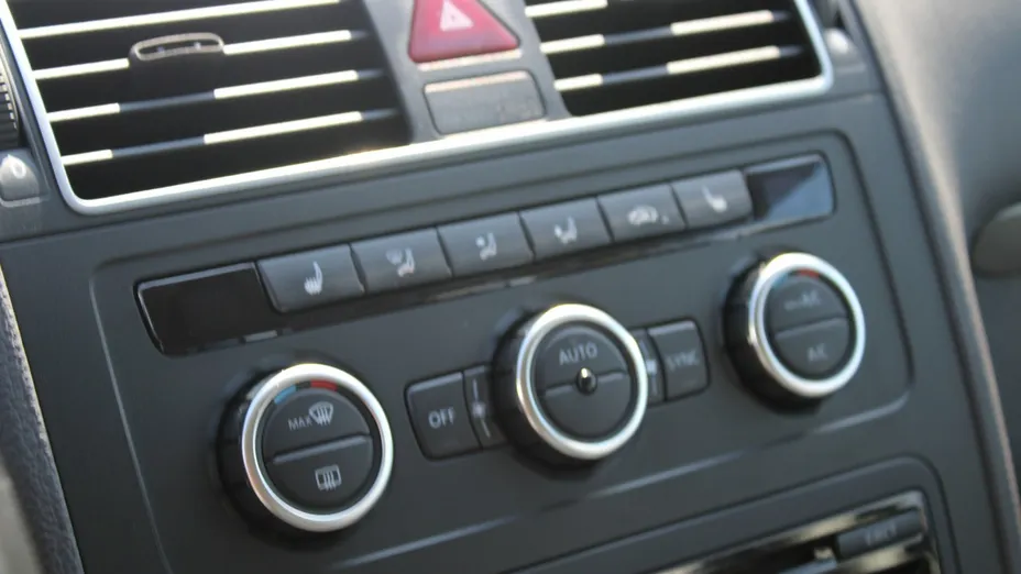 VOLKSWAGEN Touran -