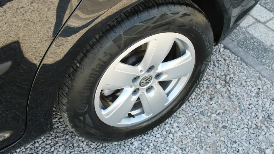 VOLKSWAGEN Touran -