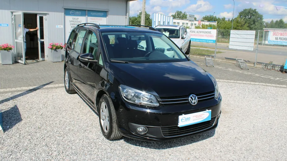 VOLKSWAGEN Touran -