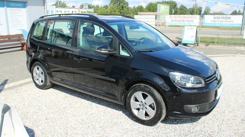 VOLKSWAGEN Touran -