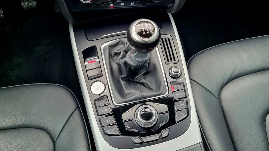 AUDI A4 -