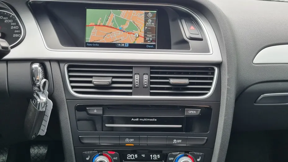 AUDI A4 -