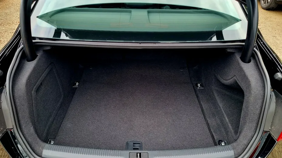 AUDI A4 -