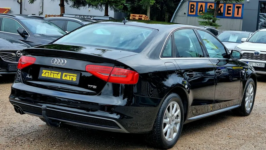 AUDI A4 -