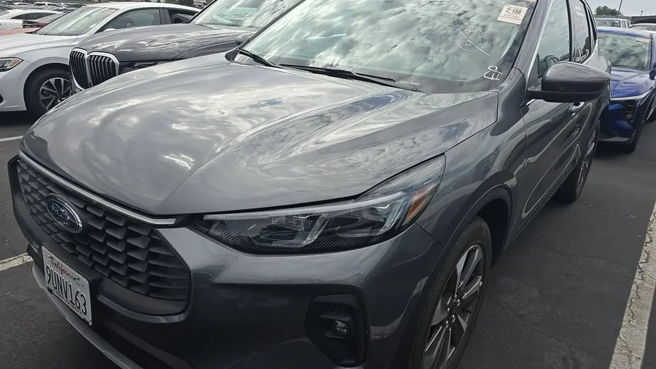 FORD Escape -