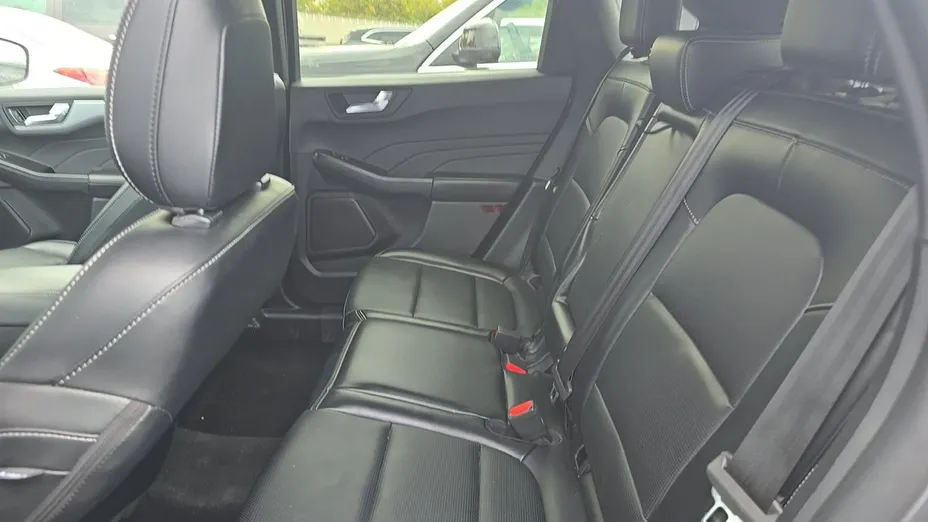 FORD Escape -