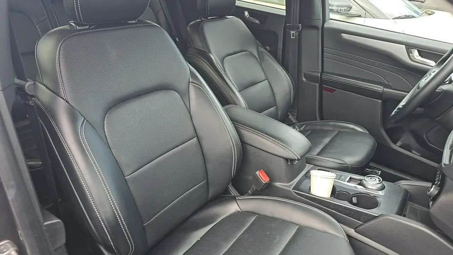 FORD Escape -