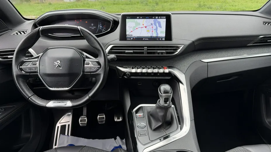 PEUGEOT 5008 -
