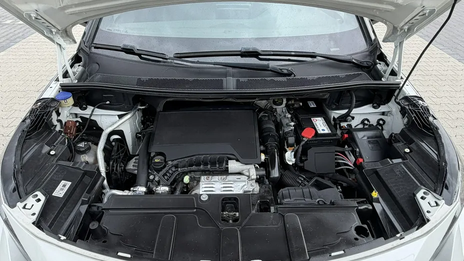 PEUGEOT 5008 -
