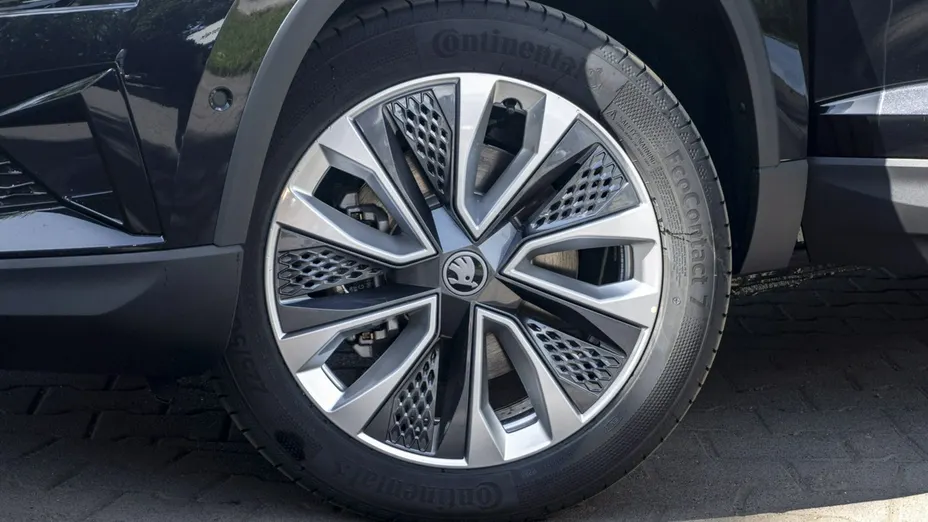 SKODA Karoq -