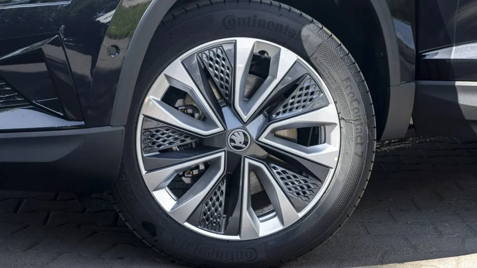 SKODA Karoq -