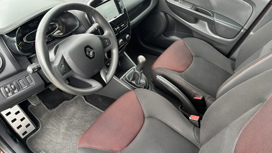 RENAULT Clio -