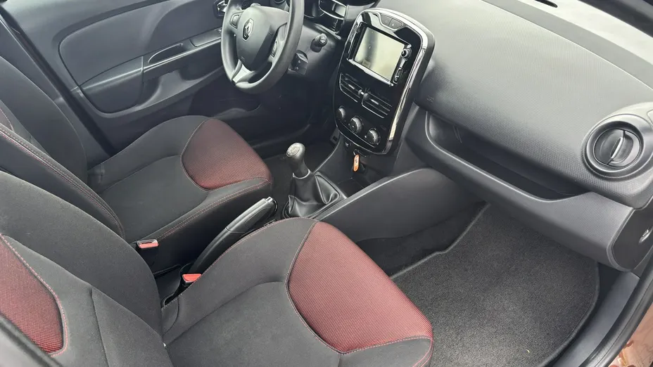 RENAULT Clio -
