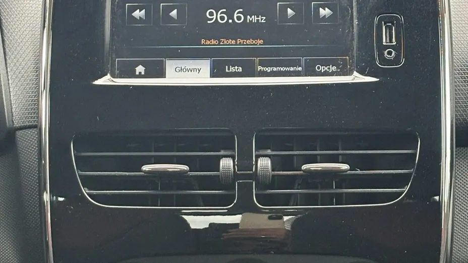 RENAULT Clio -