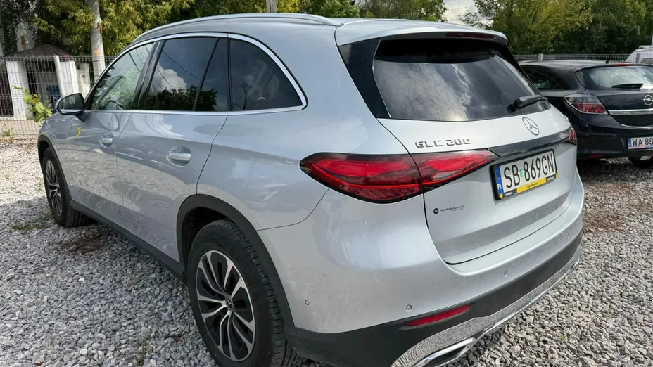 MERCEDES-BENZ GLC -