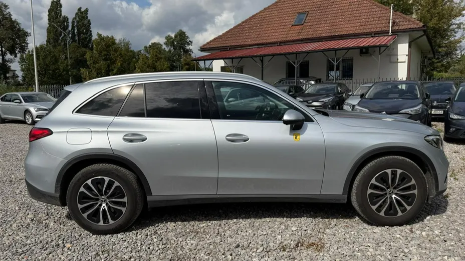 MERCEDES-BENZ GLC -