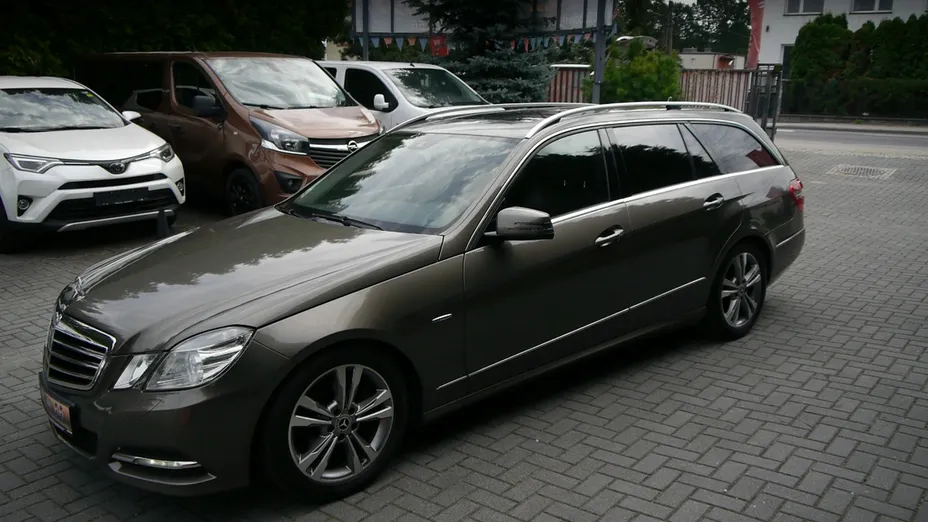 MERCEDES-BENZ E Klasa -