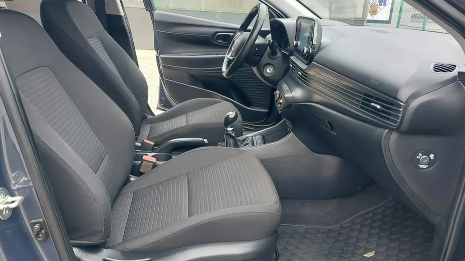 HYUNDAI i20 -