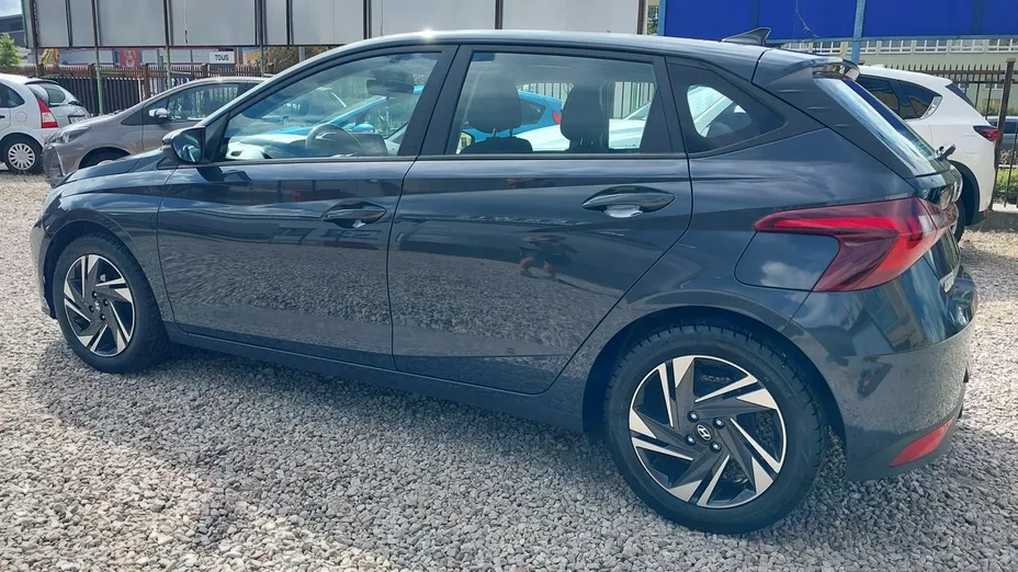 HYUNDAI i20 -