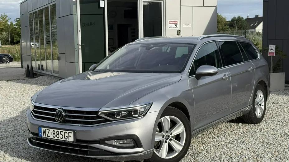 VOLKSWAGEN Passat -