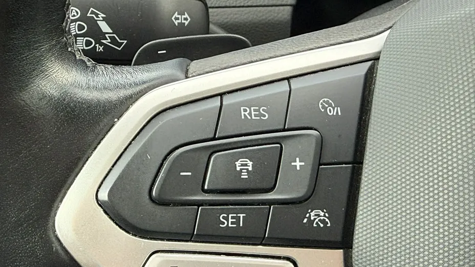 VOLKSWAGEN Passat -