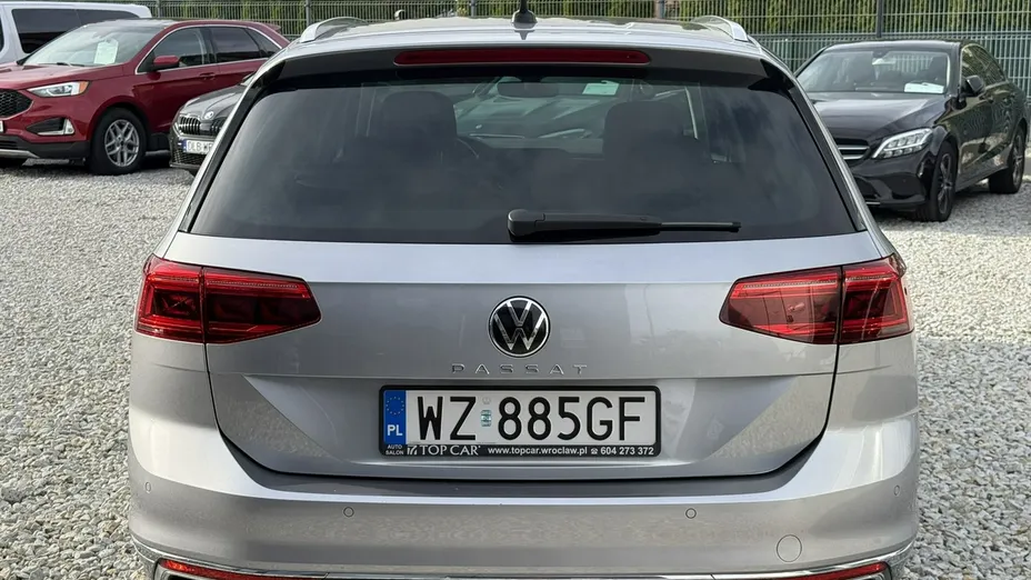 VOLKSWAGEN Passat -