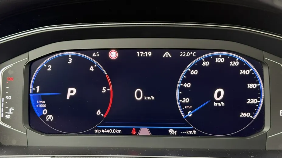 VOLKSWAGEN Passat -
