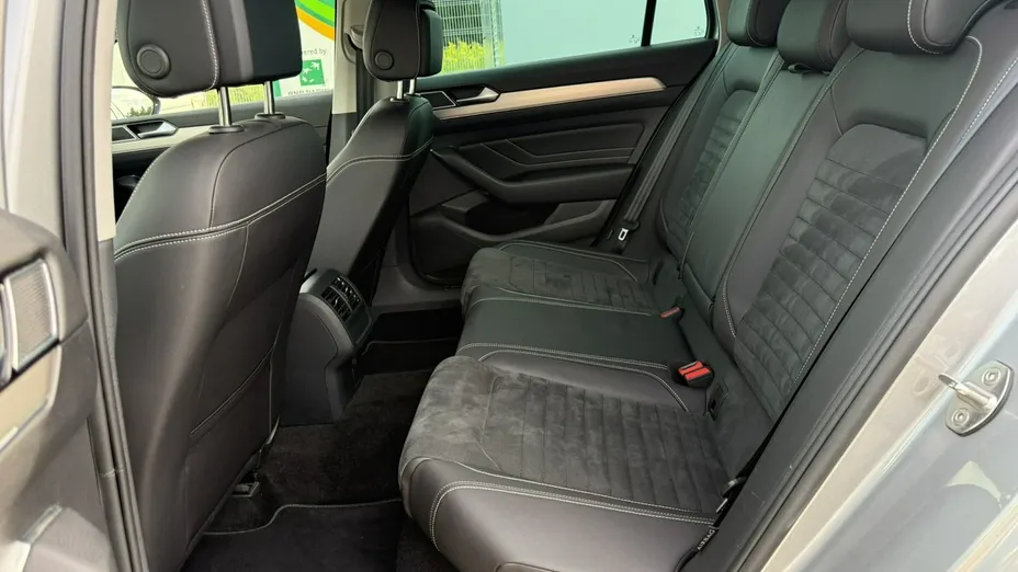 VOLKSWAGEN Passat -