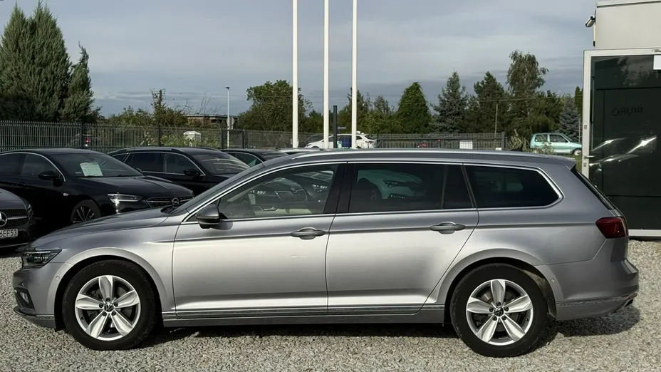 VOLKSWAGEN Passat -