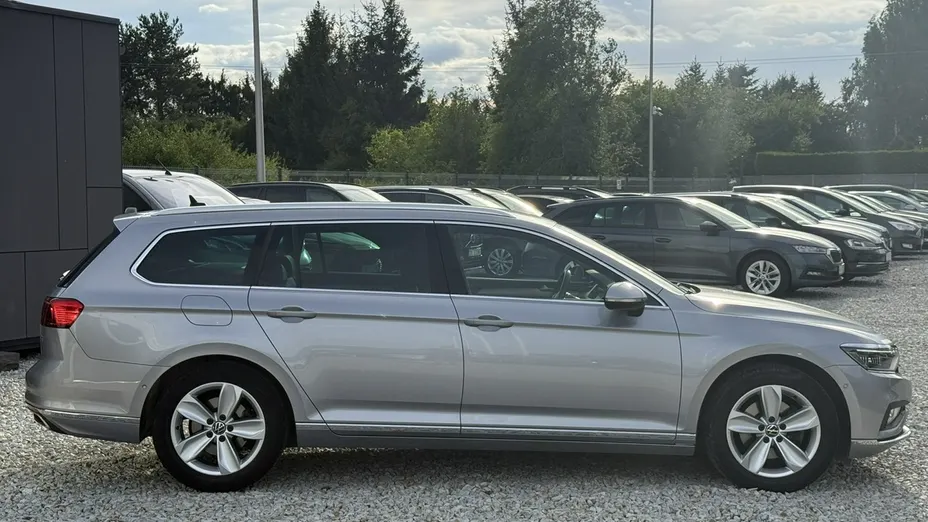 VOLKSWAGEN Passat -