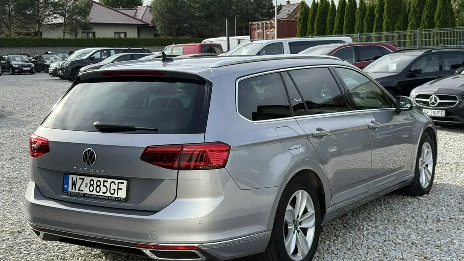 VOLKSWAGEN Passat -